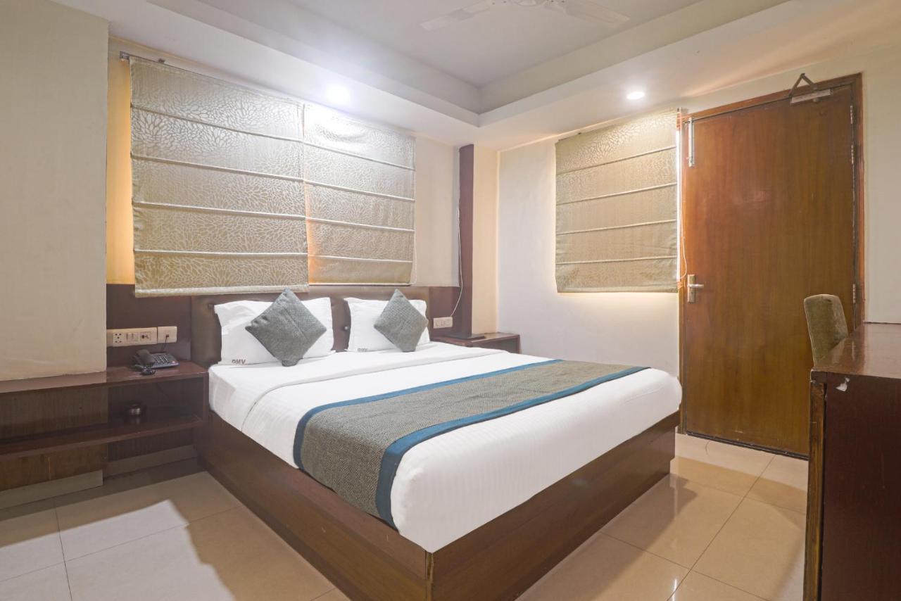 Hotel Sizzling Starr Nueva Delhi Exterior foto