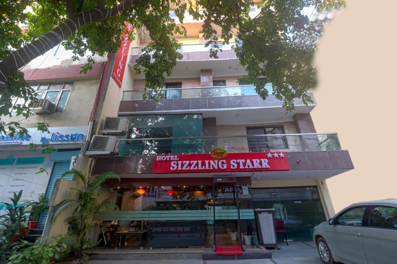 Hotel Sizzling Starr Nueva Delhi Exterior foto