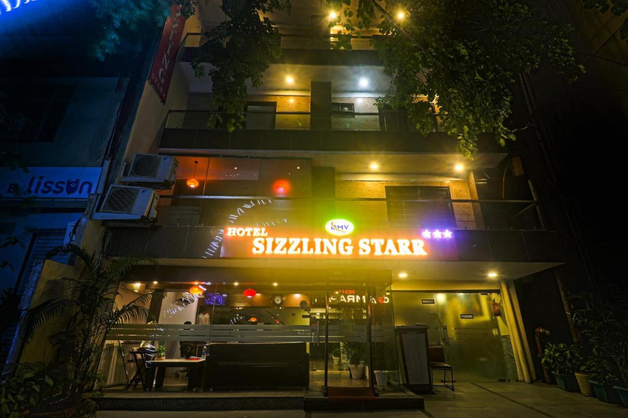 Hotel Sizzling Starr Nueva Delhi Exterior foto